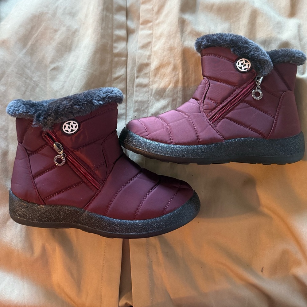 New Women's Burgundy Winter Boots